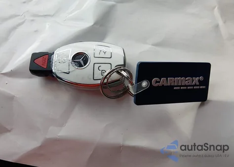 2016 Mercedes-Benz C 300 4Matic из США, поврежденный, VIN 55SWF4KB4GU140092